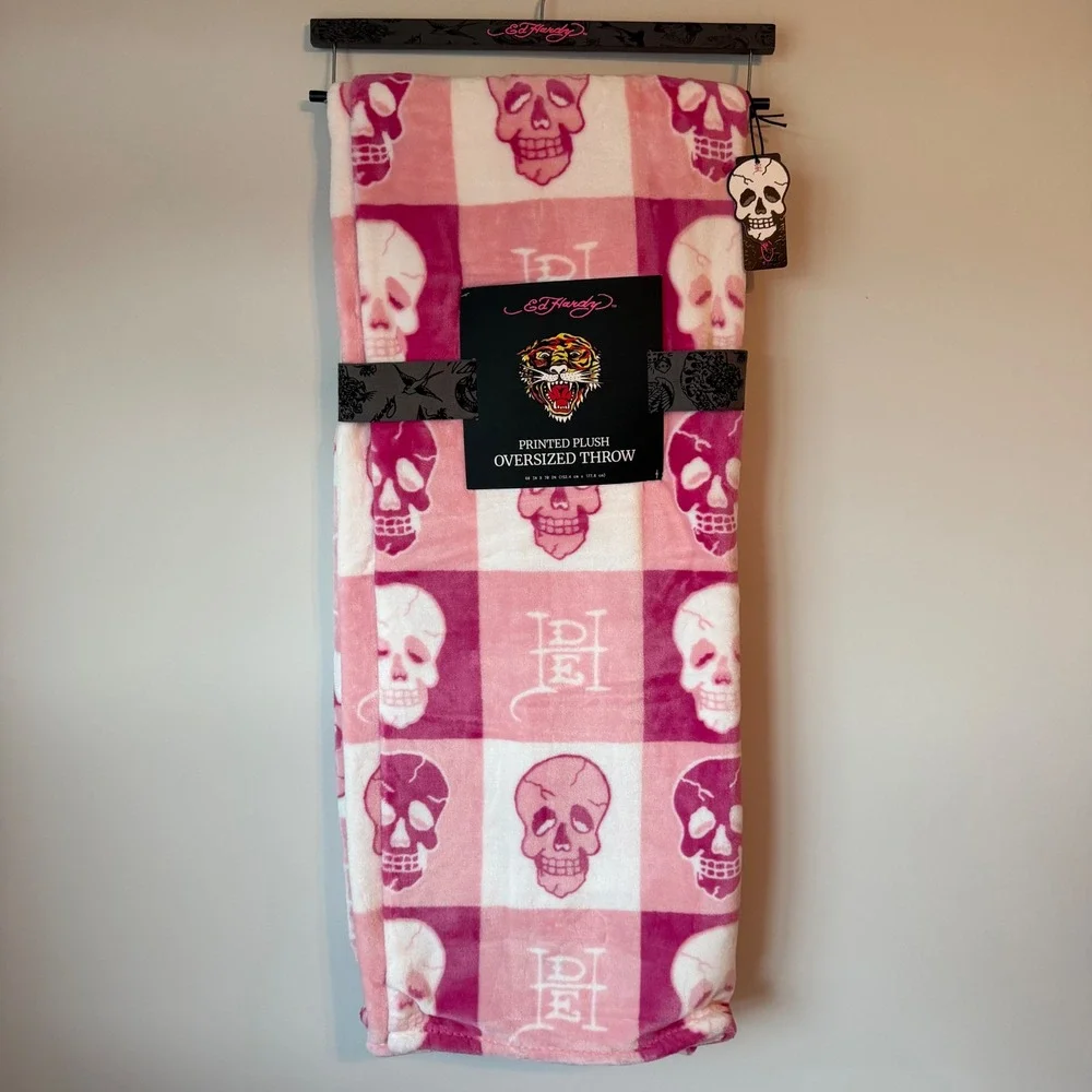 New Ed Hardy Pink White Skull Throw Blanket 60x70 Gothic Y2K Soft Halloween